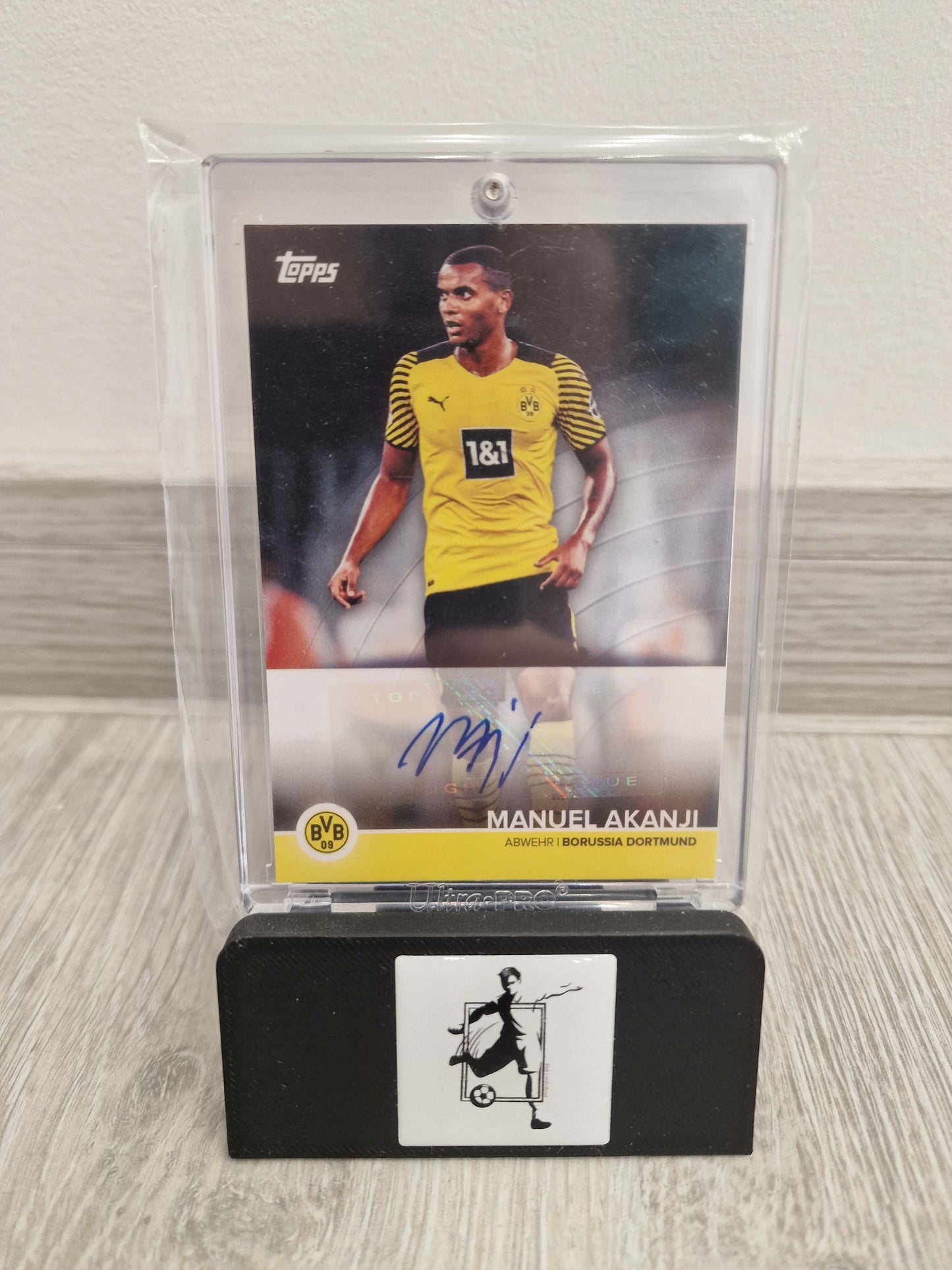 Manuel Akanji Autograph